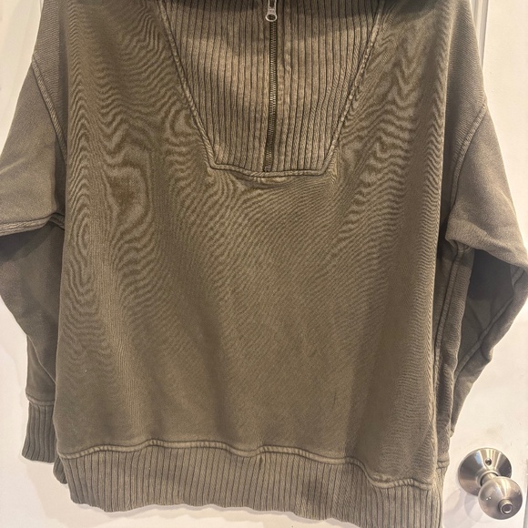 Aerie Oversized pullover- Olive Green - Picture 3 of 3